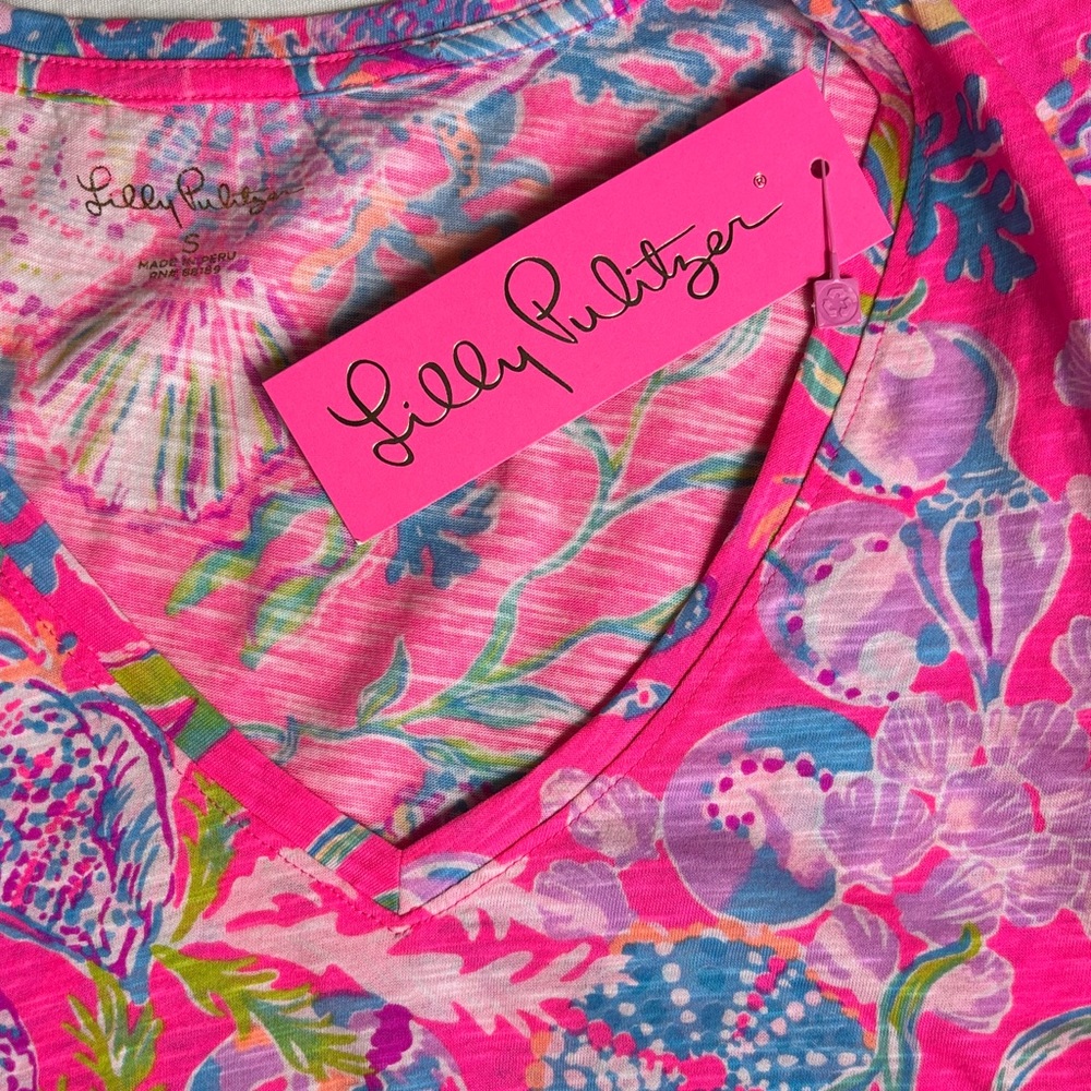 Lilly Pulitzer NWT Etta V-Neck Pink Isle Shell Me Something Good Top- Size S - Picture 7 of 8